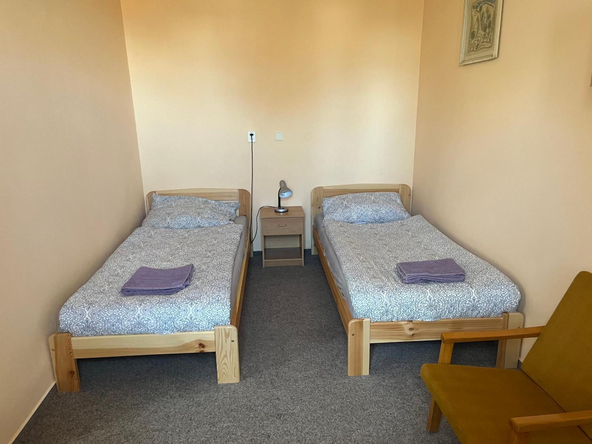 Apartmanovy Dum Obecna Skola Svetlik Exterior foto